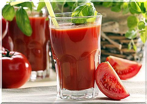 Smoothie that fights stress from tomatoes