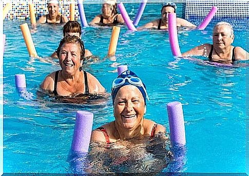 Swimming on the list of exercises for the elderly