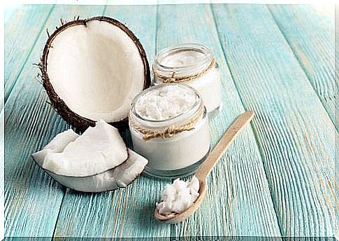 Coconut oil in natural remedies against Candida