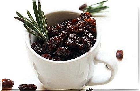 6 reasons to eat raisins in the morning