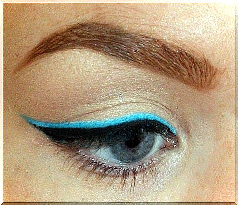 Mysterious look with several ways to use eyeliner