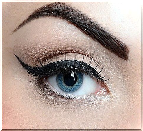 Ways to use eye mascara to be beautiful