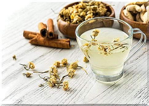 Among other things, chamomile tea allows you to have a light sleep