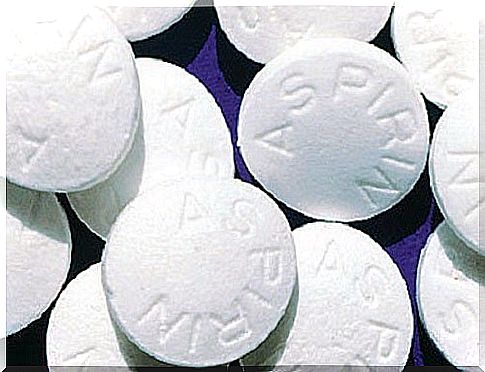 Aspirin for wounds in the feet