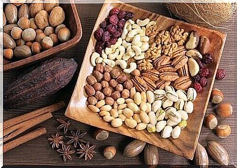 Plate with nuts and dried fruit