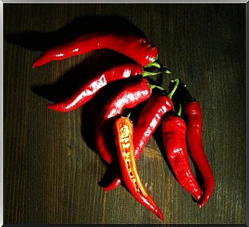 Hot peppers burn abdominal fat