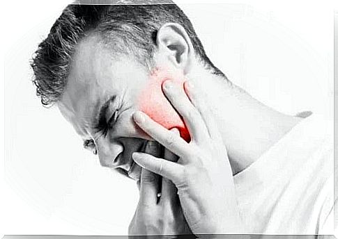 Man affected by dislocation of the temporomandibular joint