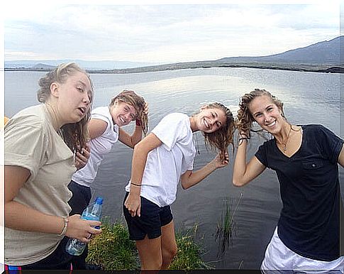 Girls looking for recipes for natural shampoo