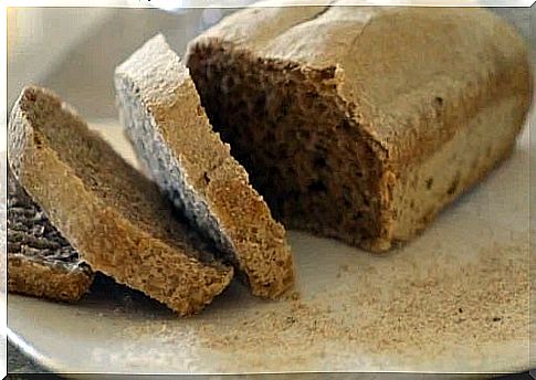 Sliced ​​rye bread