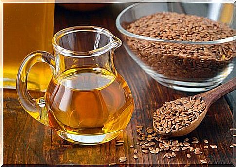 Flaxseed oil for polishing wooden surfaces