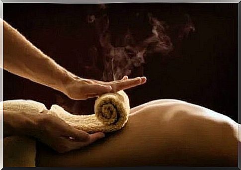 How to prevent arthritis of the hands by hot massage