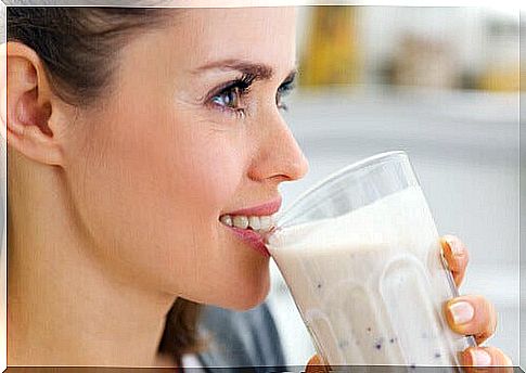 Maintain the beauty of the skin with a flax seed smoothie