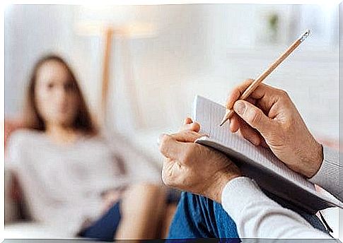 Psychologist helping a patient overcome the death of her life partner