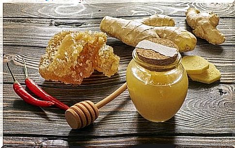 Honey and ginger have expectorant properties