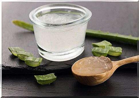 Aloe vera gel for thicker eyebrows