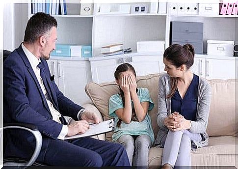 Psychologist consulting a girl with opposition disorder