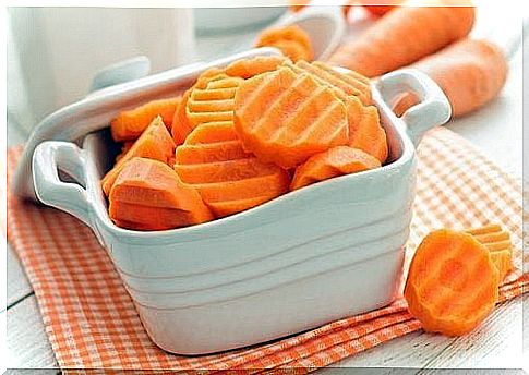 To treat colitis, eat vegetables such as carrots