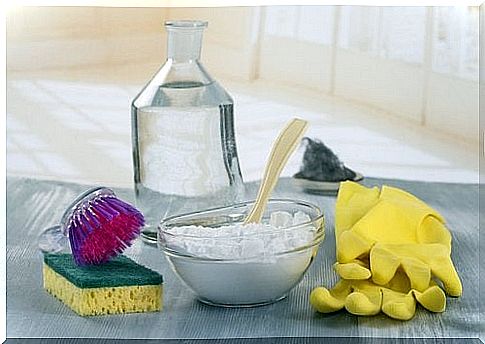 Use baking soda for rusty kitchen utensils