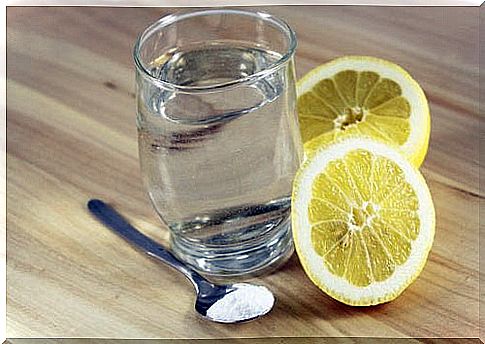 Use coarse salt and lemon for rusty kitchen utensils