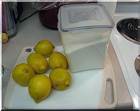 Lemon used as an ingredient in wax for epilation with sugar