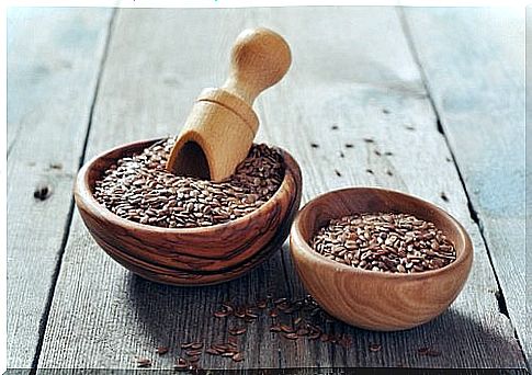 An anti-cancer diet includes seeds